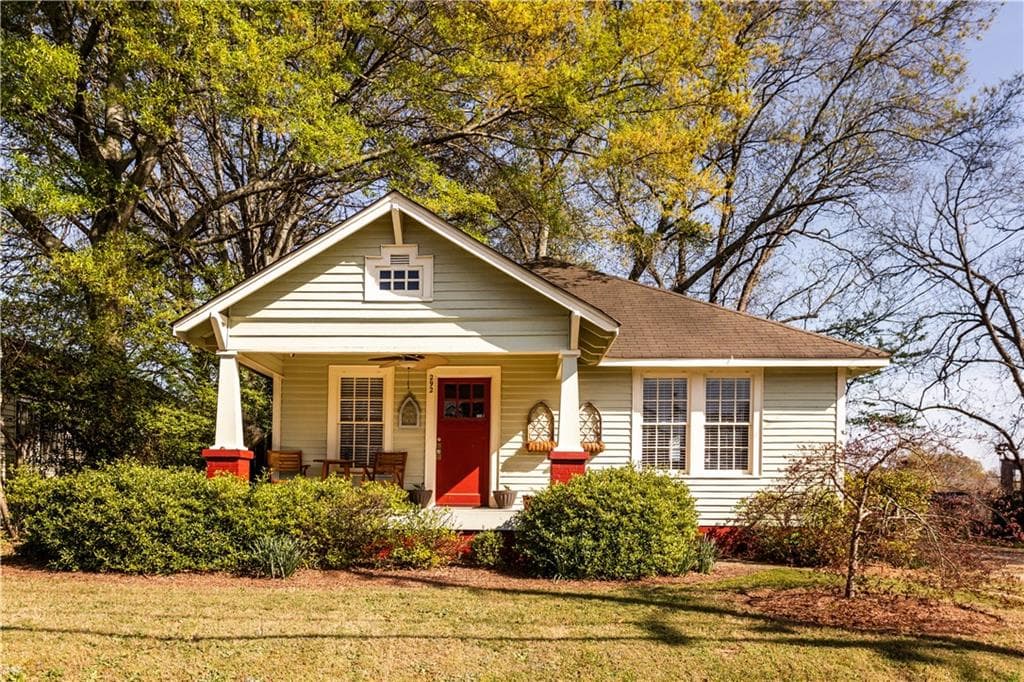 2 bedroom, 1 bathroom, 1,140 sq ft single family residence sold at 292 S Cherokee, Social Circle, GA 30025