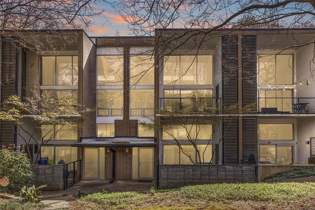 2 bedroom, 2 bathroom, 1,627 sq ft townhouse sold at 490 N Highland Avenue 2B, Atlanta, GA 30307