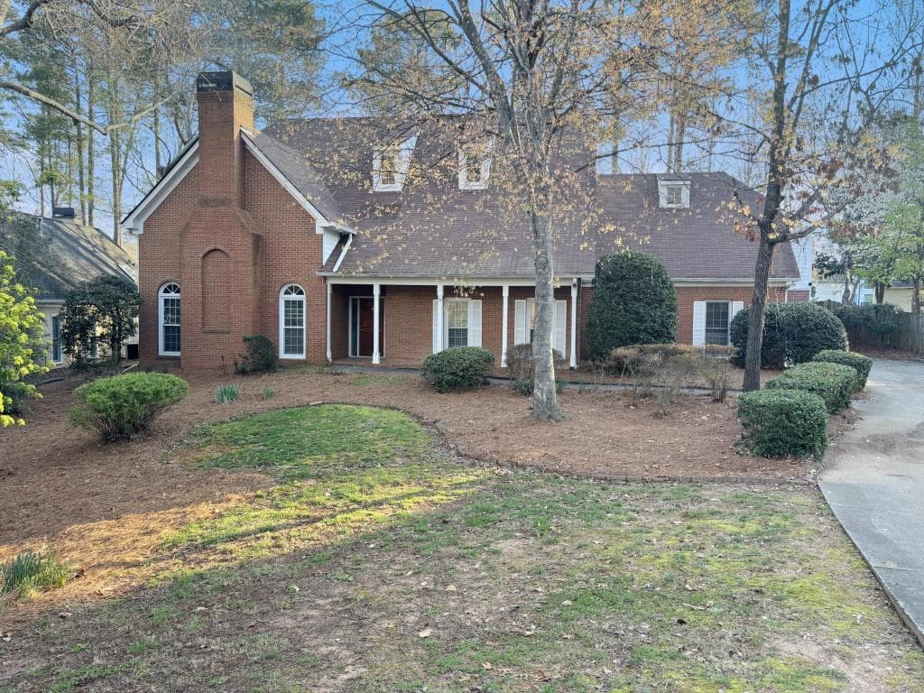 5 bedroom, 6 bathroom, 4,311 sq ft single family residence sold at 105 Lazy Laurel Chase, Roswell, GA 30076