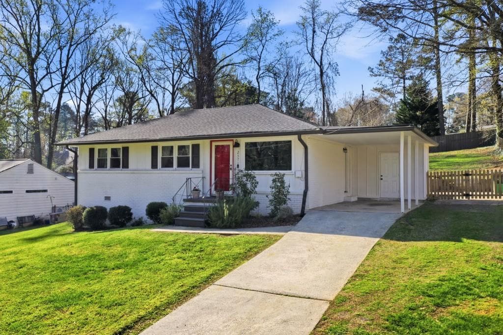 3 bedroom, 1 bathroom, 936 sq ft single family residence sold at 2371 Woodland Drive, Kennesaw, GA 30152