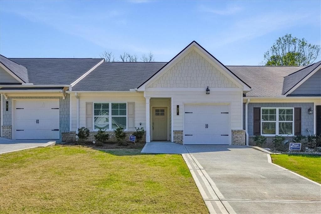 3 bedroom, 3 bathroom, 1,681 sq ft townhouse for sale at 37 Silver Leaf Lane 39, Dawsonville, GA 30534
