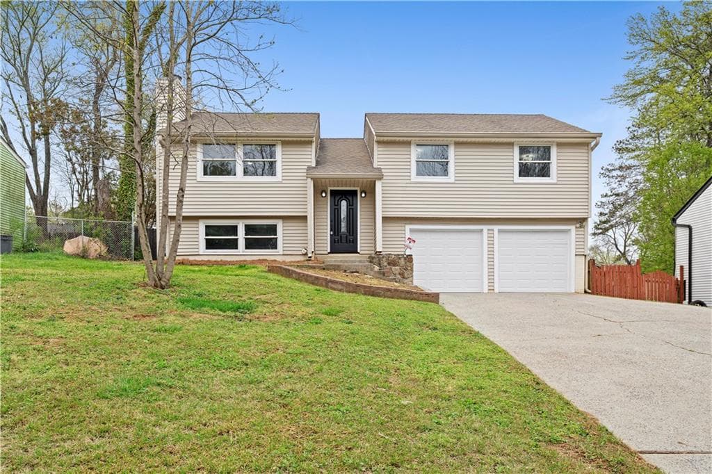 4 bedroom, 3 bathroom, 1,874 sq ft single family residence sold at 425 Worthington Hills Court, Roswell, GA 30076
