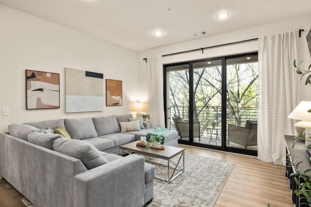 2 bedroom, 2 bathroom, 1,070 sq ft condominium sold at 112 Rogers Street 205, Atlanta, GA 30317
