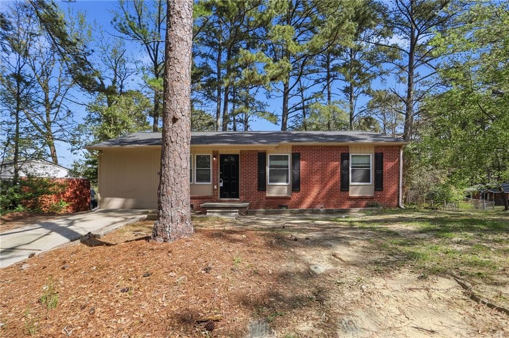 4 bedroom, 2 bathroom, 1,150 sq ft single family residence sold at 829 Bonneville Terrace, Atlanta, GA 30331