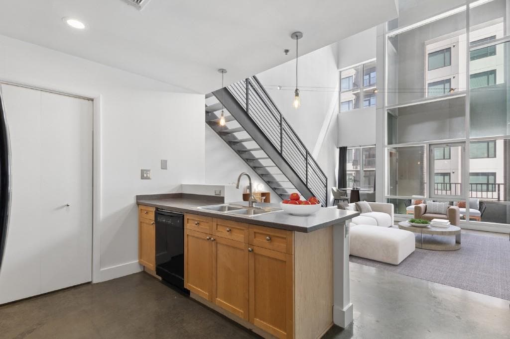 2 bedroom, 2 bathroom, 1,225 sq ft condominium sold at 845 Spring Street 505, Atlanta, GA 30308
