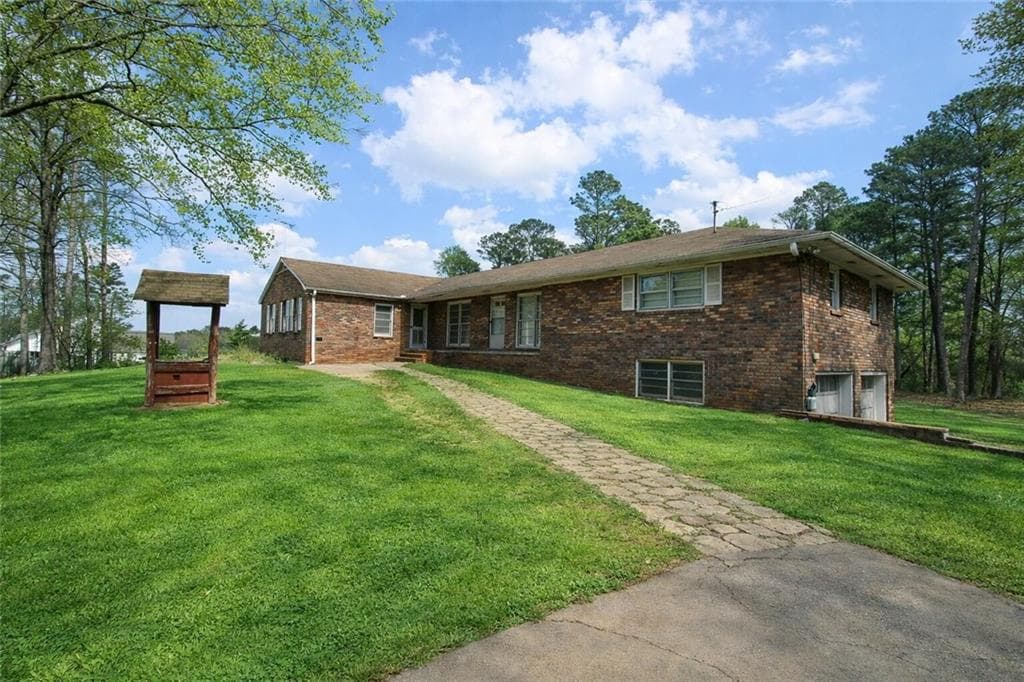 duplex under contract at 3191 Ernest W Barrett Parkway, Marietta, GA 30064