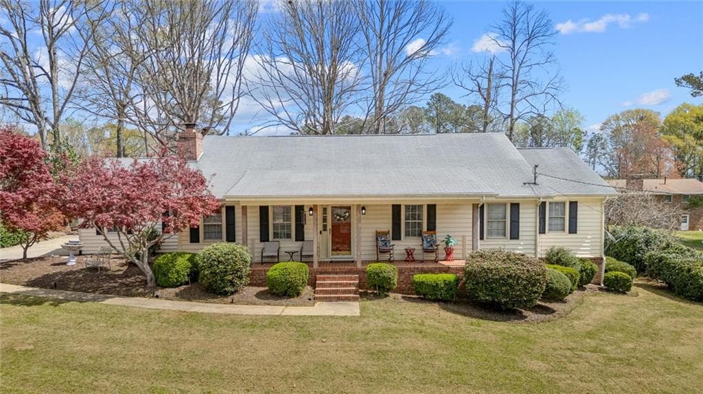 3 bedroom, 2 bathroom, 1,920 sq ft single family residence sold at 112 W Allison Circle, Carrollton, GA 30116