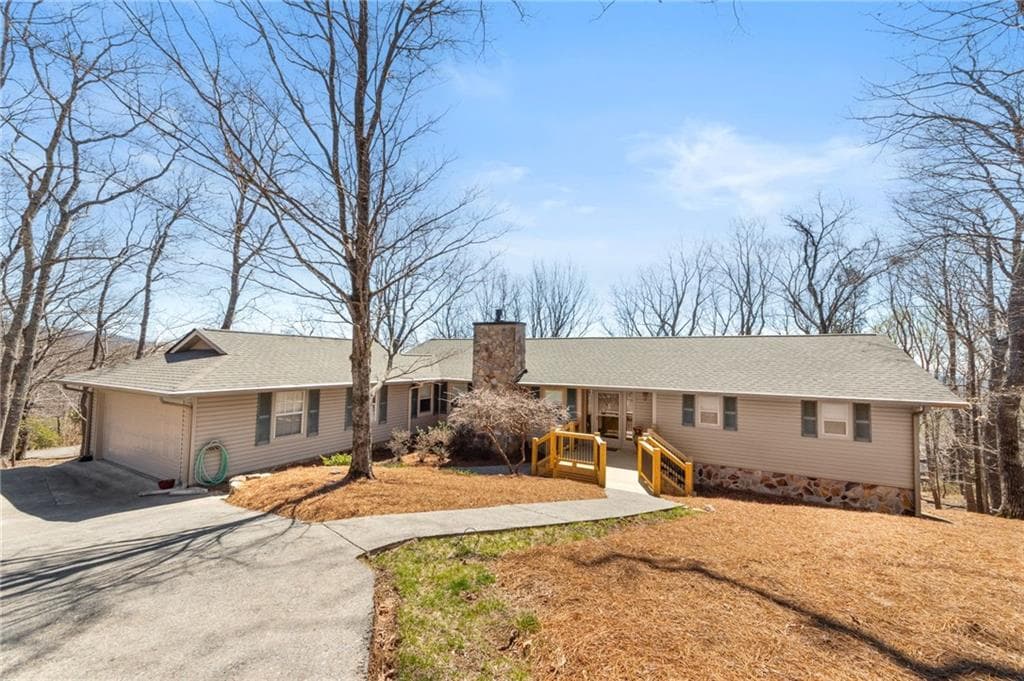 4 bedroom, 3 bathroom, 2,800 sq ft single family residence sold at 295 Starcross Lane, Jasper, GA 30143