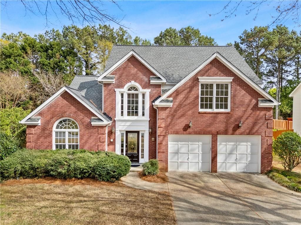 4 bedroom, 3 bathroom, 2,465 sq ft single family residence sold at 11100 Glenhurst Pass, Johns Creek, GA 30097