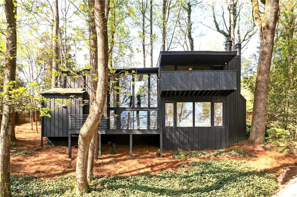 5020 Vallo Vista Court, Atlanta, GA 30342 — most recent listing photo