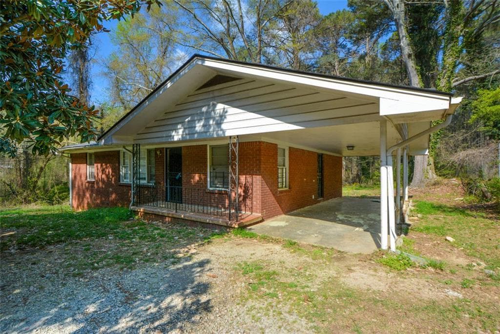 3 bedroom, 2 bathroom, 2,186 sq ft single family residence sold at 2493 Butner, Atlanta, GA 30331