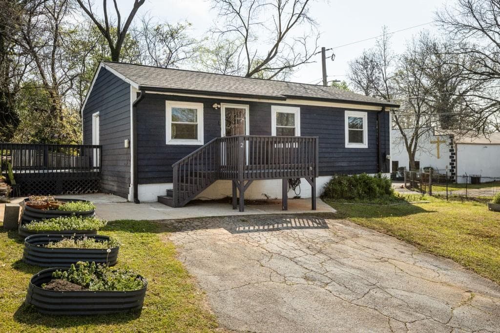 3 bedroom, 1 bathroom, 875 sq ft single family residence sold at 17 Turman Avenue 2, Atlanta, GA 30315