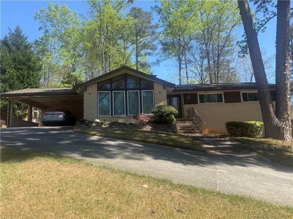 3 bedroom, 3 bathroom, 1,737 sq ft single family residence under contract at 3560 Ale Circle, Atlanta, GA 30344