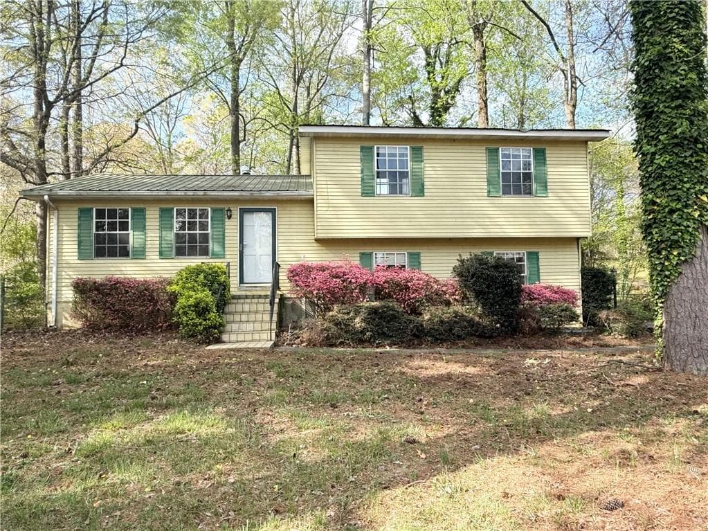 3 bedroom, 2 bathroom, 1,752 sq ft single family residence sold at 3681 Lavilla Drive, Powder Springs, GA 30127