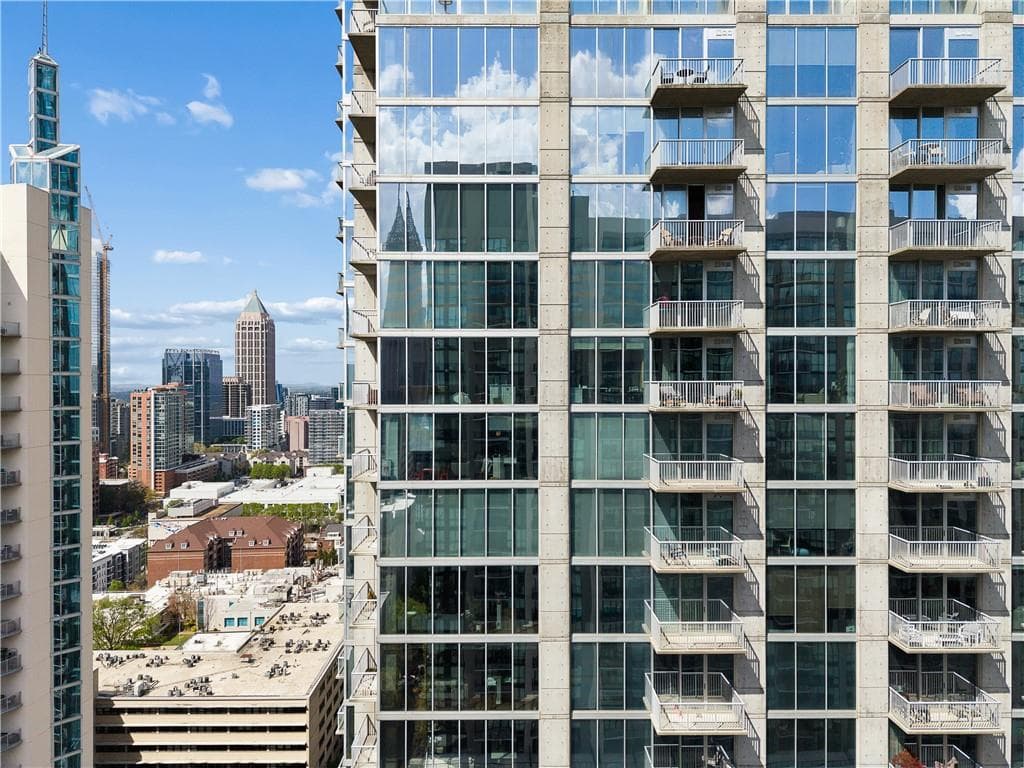 2 bedroom, 2 bathroom, 982 sq ft condominium sold at 855 Peachtree Street 2605, Atlanta, GA 30308