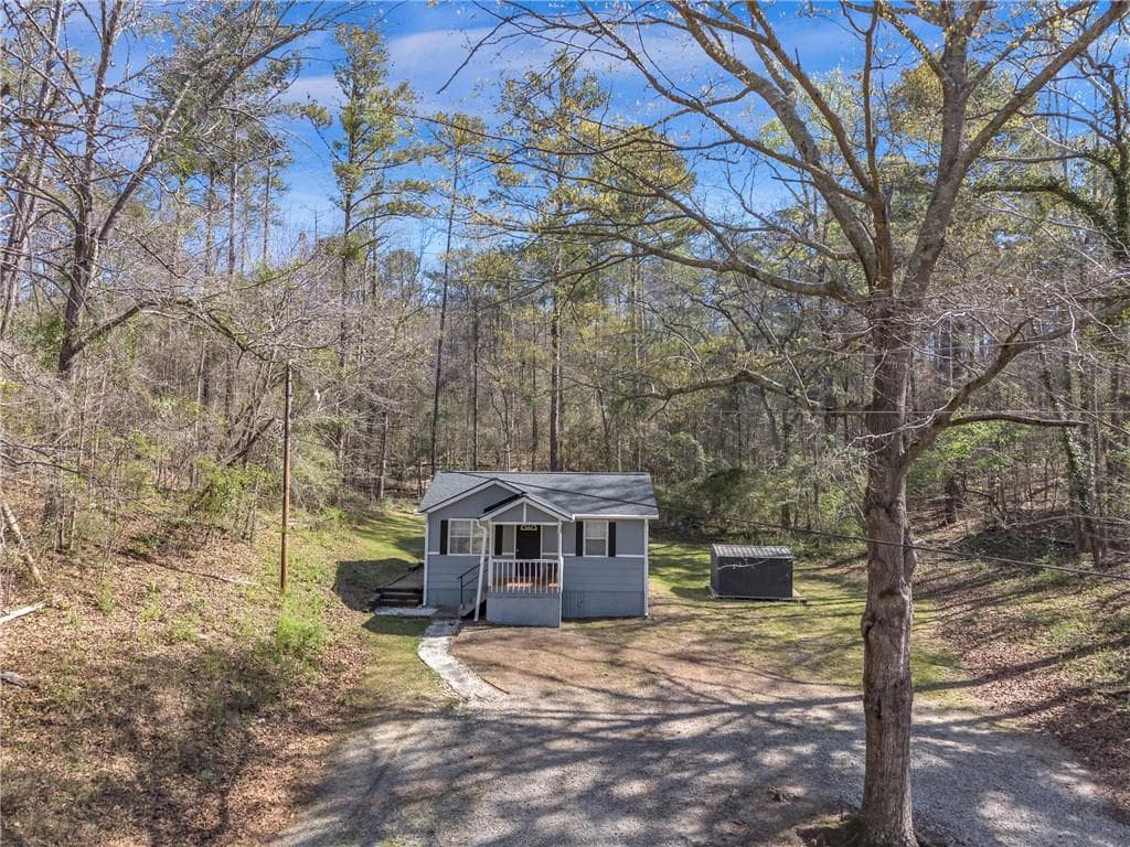 2 bedroom, 1 bathroom, 702 sq ft single family residence for sale at 1786 Richard Road, Conyers, GA 30012