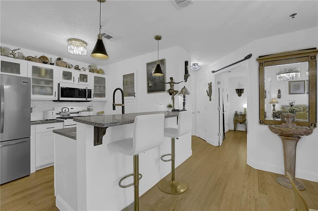 2180 River Heights Court, Marietta, GA 30067 — most recent listing photo