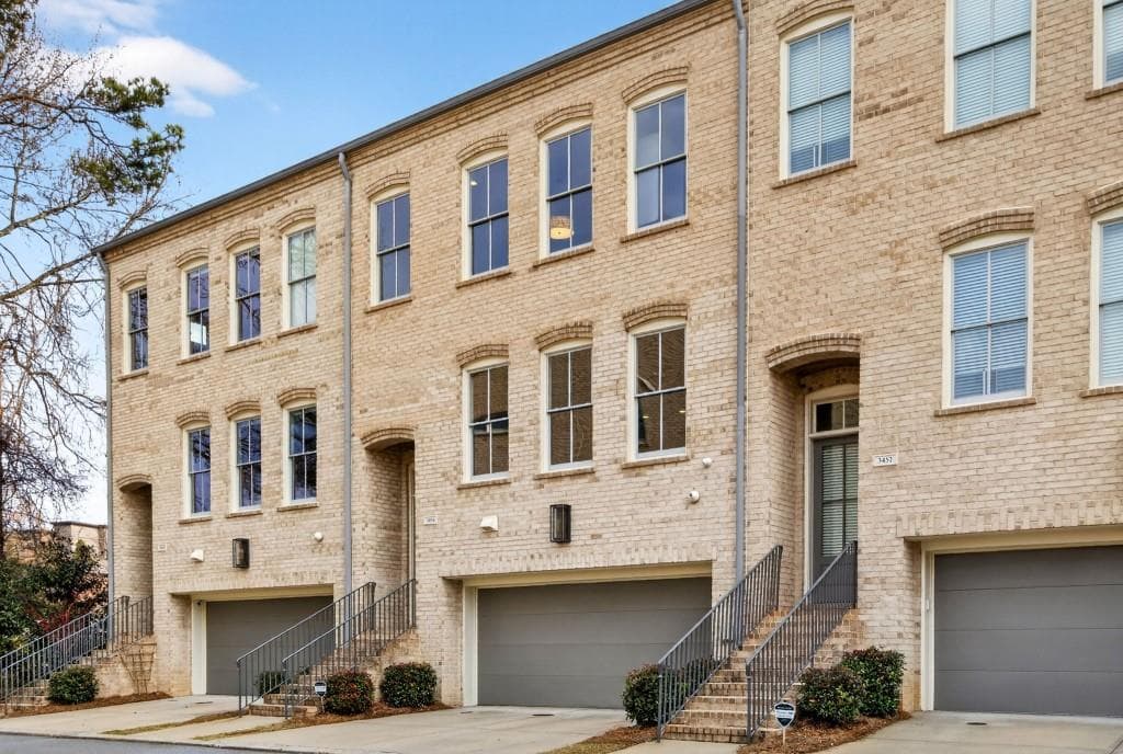 4 bedroom, 4 bathroom, 2,806 sq ft townhouse sold at 3454 Landen Pine Court, Atlanta, GA 30305