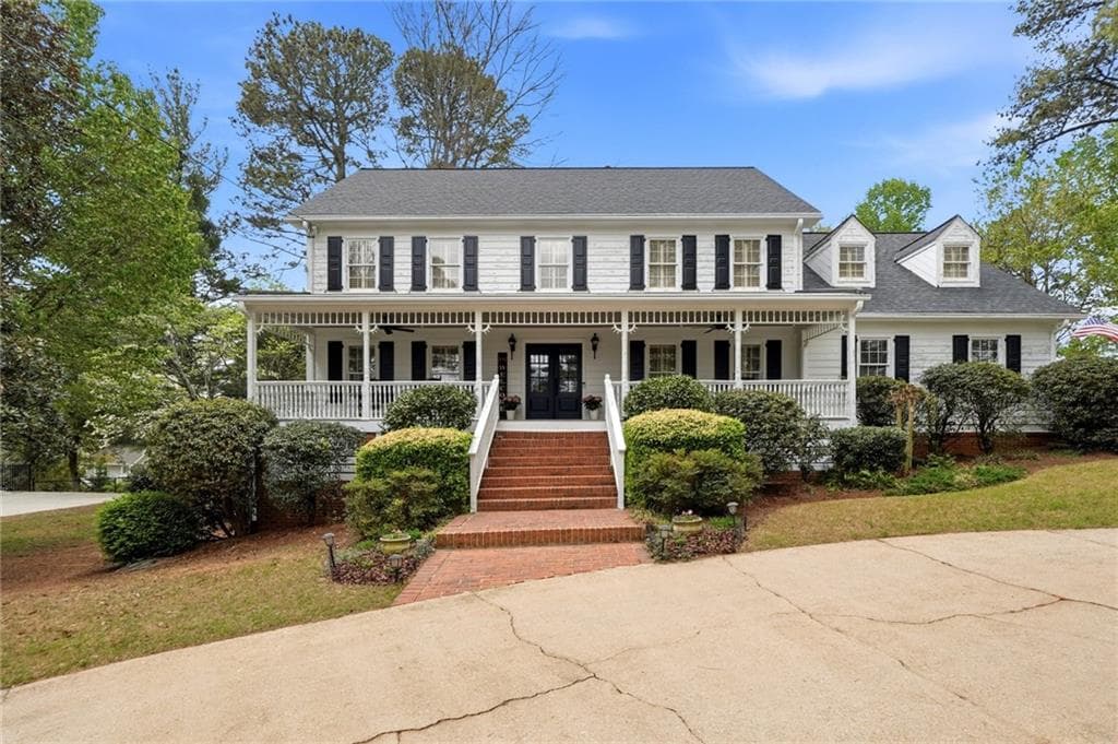 4 bedroom, 4 bathroom, 3,314 sq ft single family residence sold at 4039 Dunwoody Club Drive, Atlanta, GA 30350