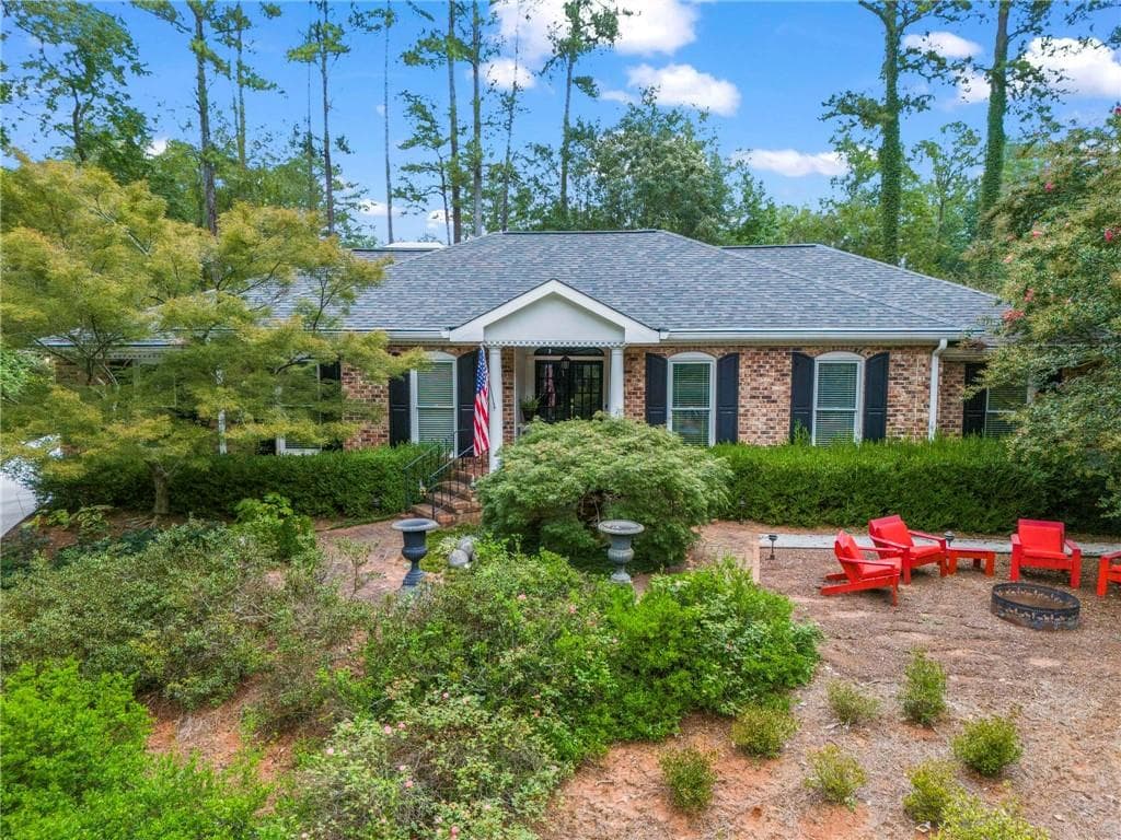 104 Lakeshore Circle, Marietta, GA 30067 — most recent listing photo
