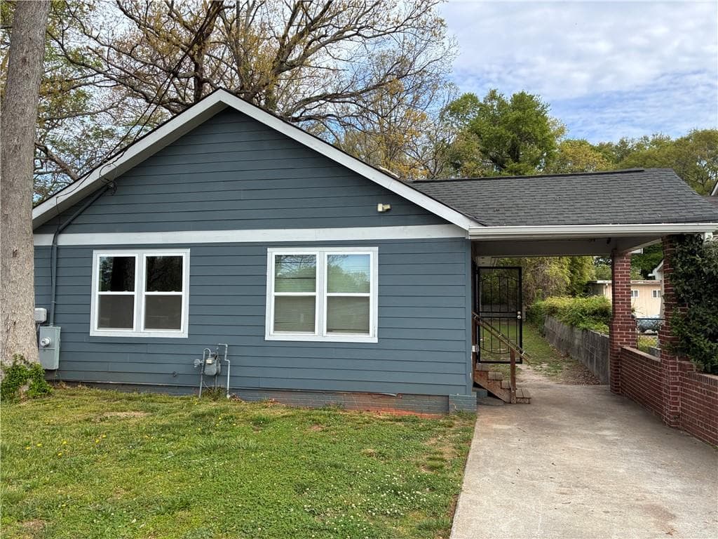 4 bedroom, 2 bathroom, 1,176 sq ft single family residence sold at 1429 Venetian Drive, Atlanta, GA 30311