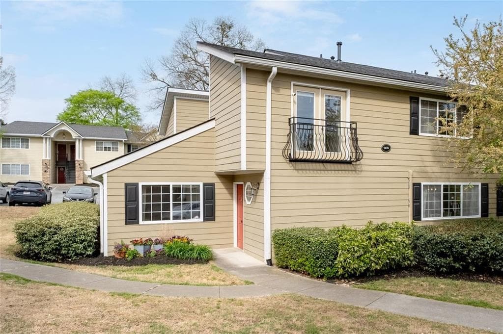 2 bedroom, 3 bathroom, 1,290 sq ft condominium sold at 1468 Briarwood Road 901, Atlanta, GA 30319