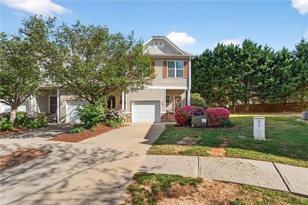 3 bedroom, 3 bathroom, 2,210 sq ft townhouse for sale at 4638 Beacon Ridge Lane, Flowery Branch, GA 30542