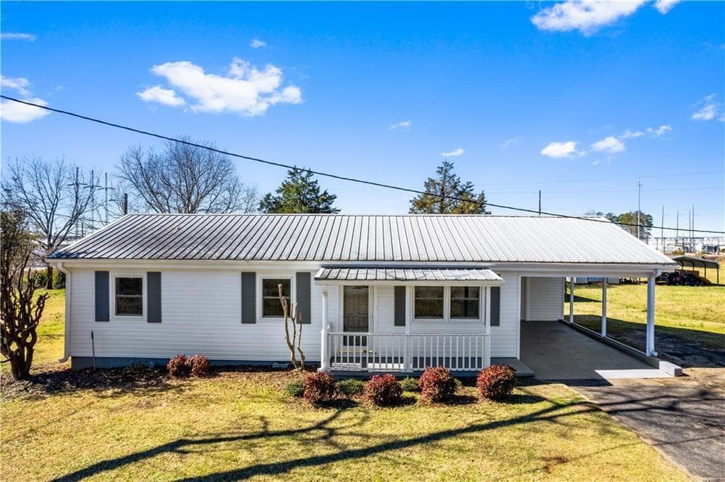3 bedroom, 2 bathroom, 1,189 sq ft single family residence sold at 122 Piedmont Avenue, Braselton, GA 30517