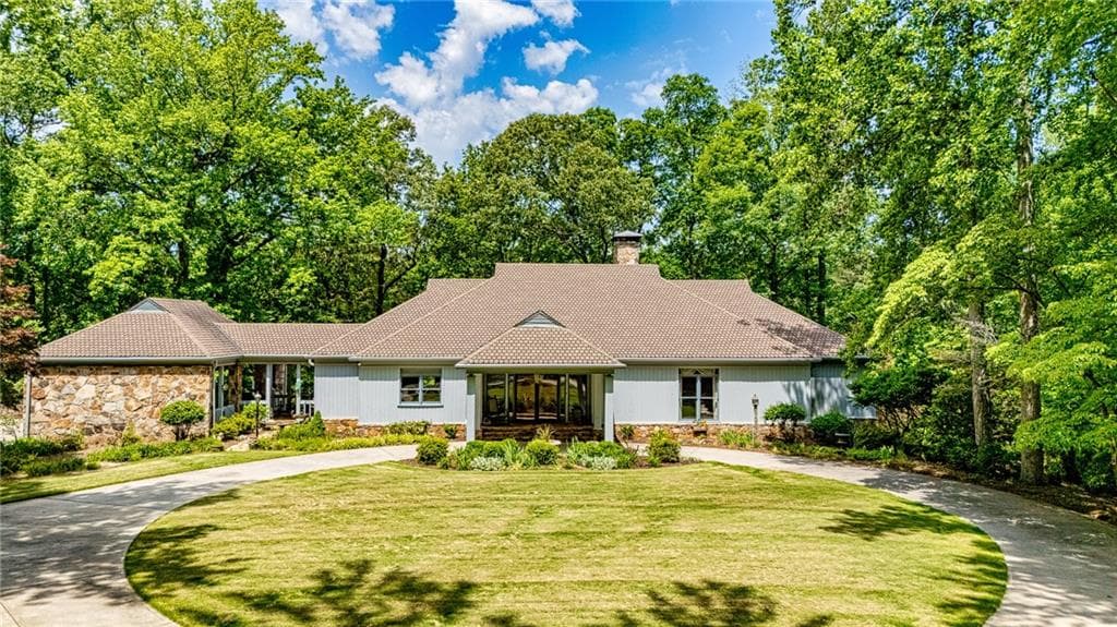 4 bedroom, 6 bathroom, 6,234 sq ft single family residence sold at 1015 Wahoo Hill, Newnan, GA 30263