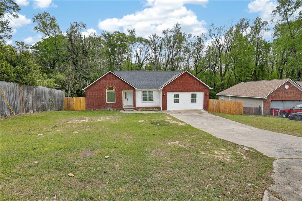 6 bedroom, 3 bathroom, 1,352 sq ft single family residence sold at 2419 Bristol Drive, Macon, GA 31217