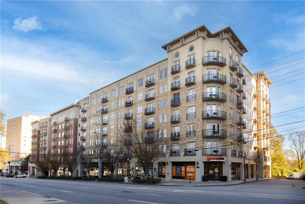 2 bedroom, 2 bathroom, 1,242 sq ft condominium sold at 2277 Peachtree Road 402, Atlanta, GA 30309