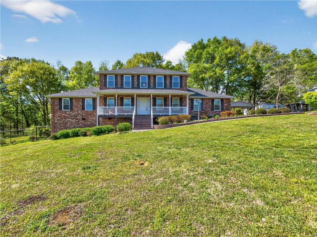 5 bedroom, 3 bathroom, 2,540 sq ft single family residence for sale at 41 Terrace Court, Chatsworth, GA 30705