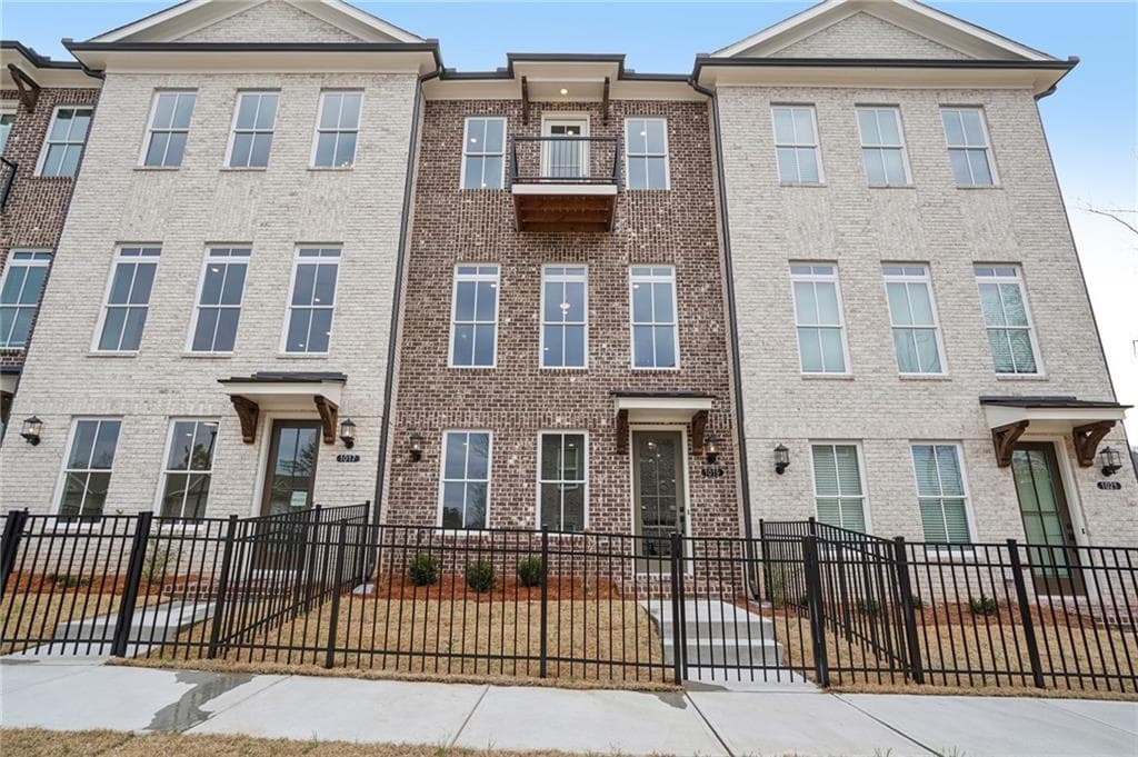 4 bedroom, 4 bathroom, 2,400 sq ft townhouse sold at 1019 Crown Oak Street 51, Johns Creek, GA 30022