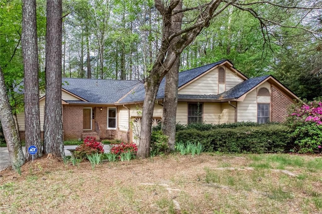 3 bedroom, 2 bathroom, 1,717 sq ft single family residence sold at 3506 Three Oaks Court, Powder Springs, GA 30127