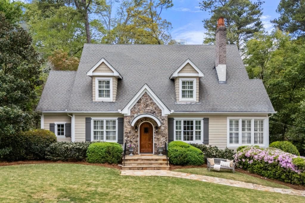 5 bedroom, 6 bathroom, 5,242 sq ft single family residence sold at 3146 Peachtree Drive, Atlanta, GA 30305