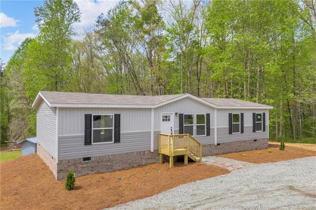 3 bedroom, 2 bathroom, 1,568 sq ft single family residence sold at 230 Tom Yarbrough Road, Maysville, GA 30558