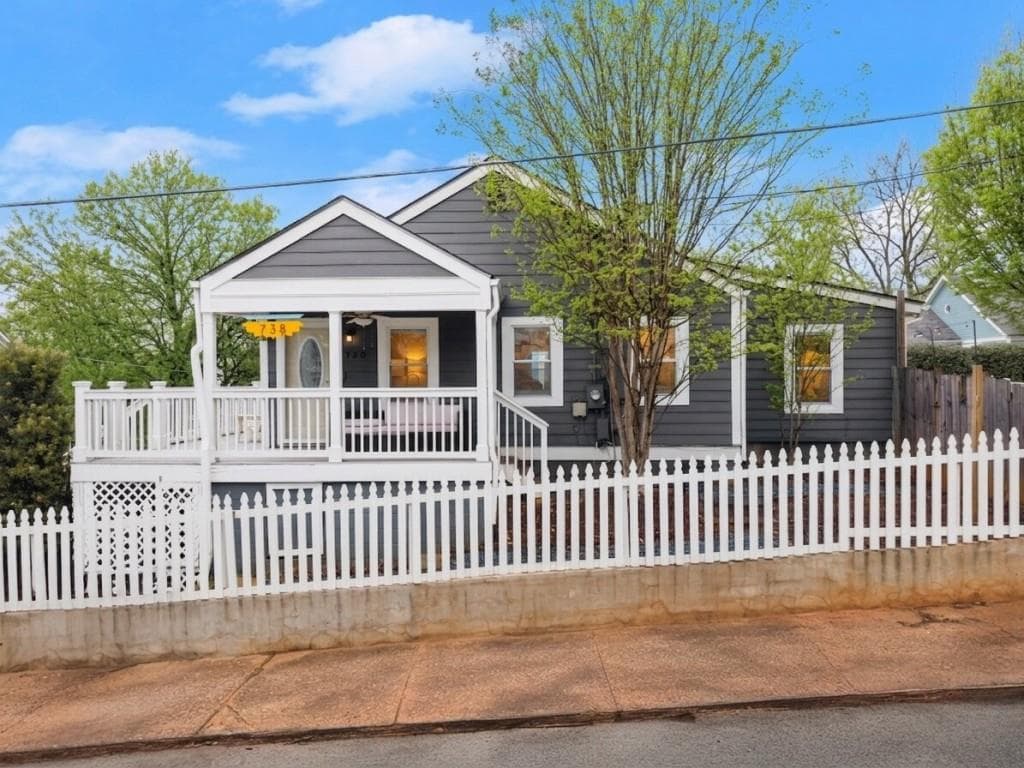 3 bedroom, 2 bathroom single family residence sold at 738 Woodson Street, Atlanta, GA 30315