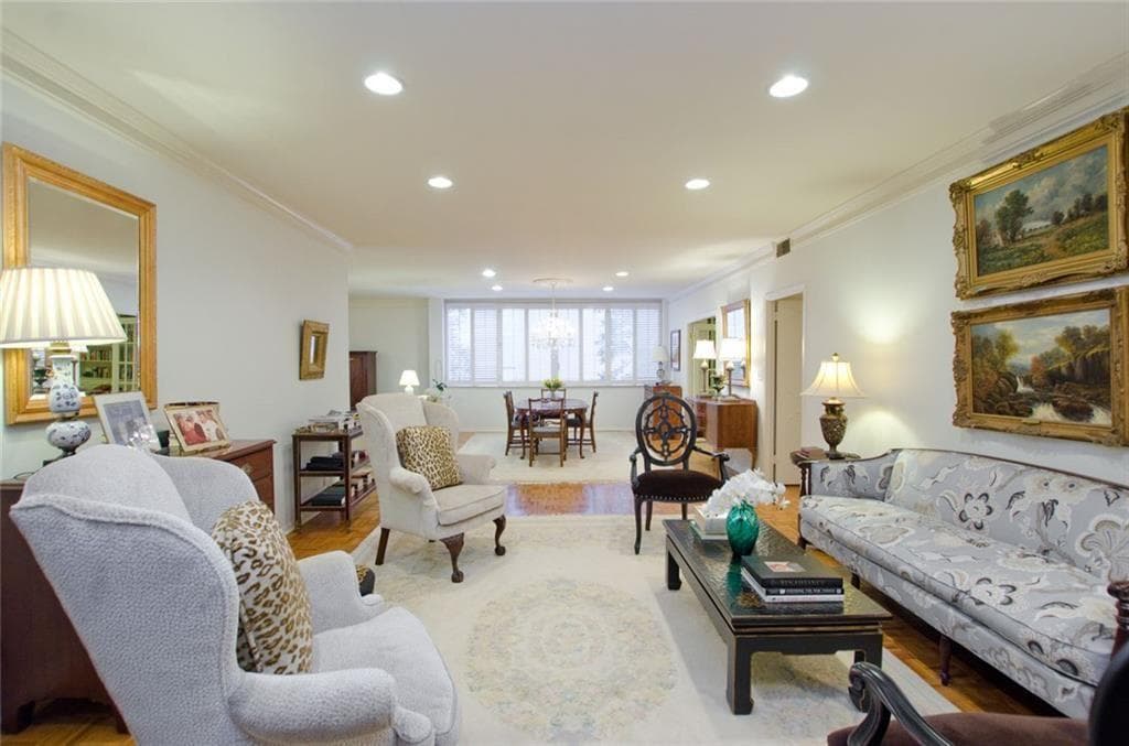 2734 Peachtree Road C101, Atlanta, GA 30305 — most recent listing photo