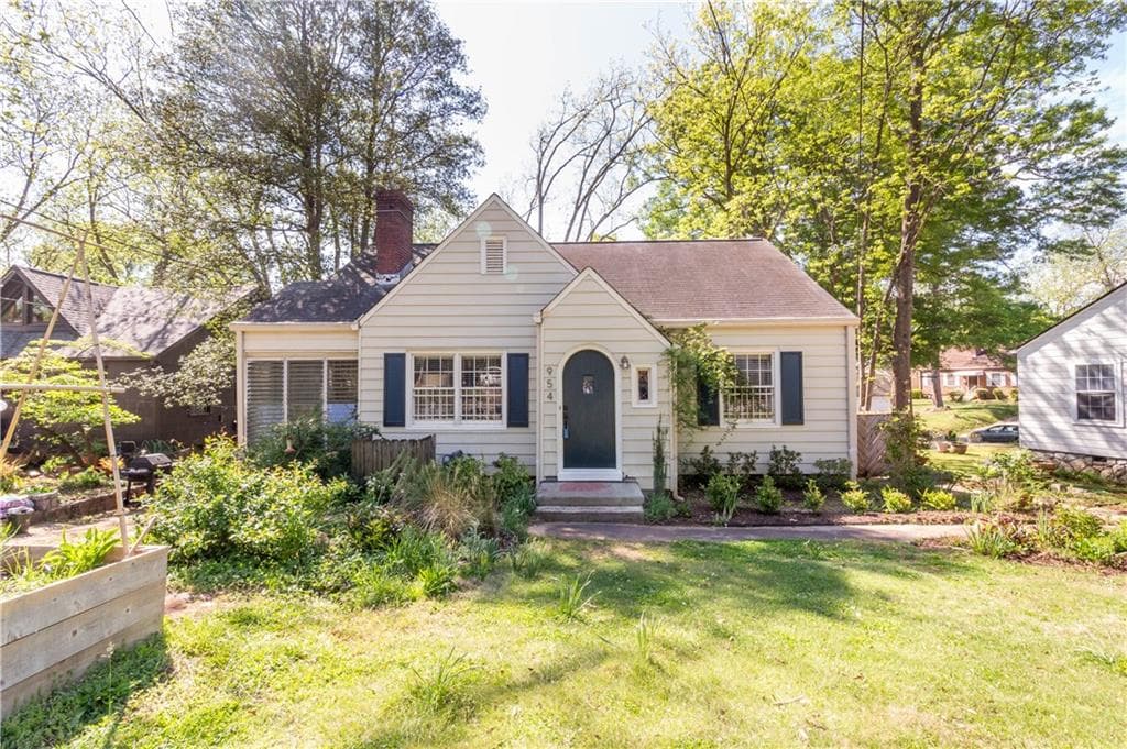 3 bedroom, 2 bathroom, 1,553 sq ft single family residence sold at 954 Sylvan Place, Atlanta, GA 30310