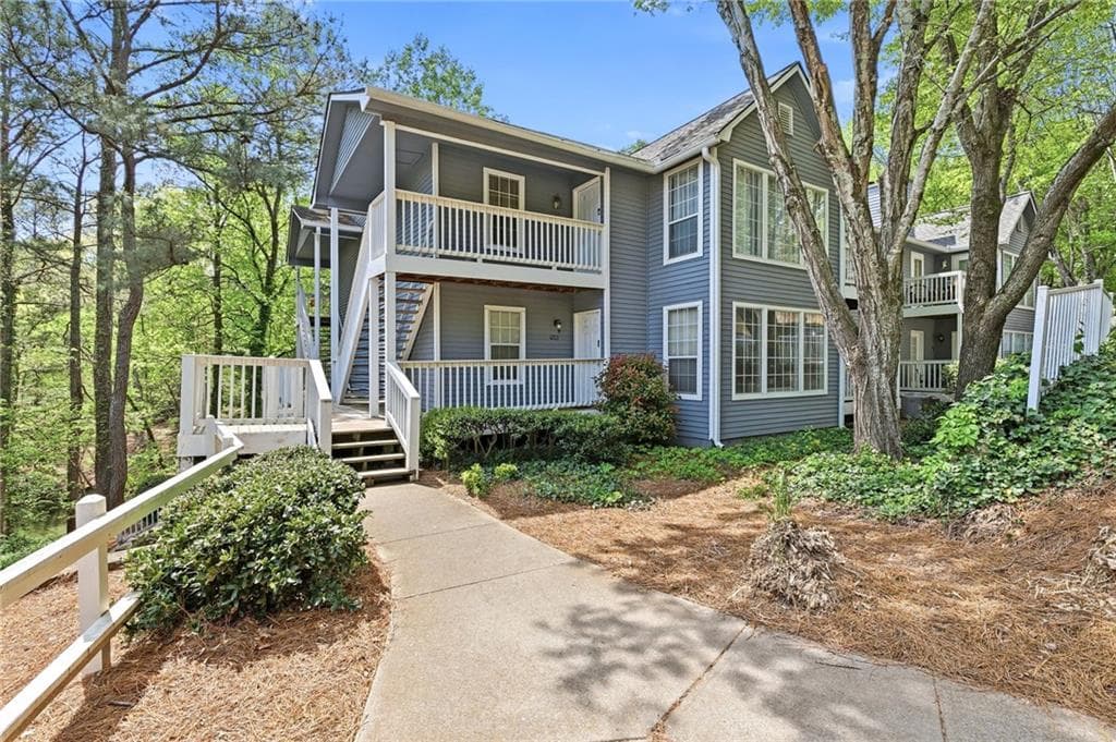 2 bedroom, 2 bathroom, 1,100 sq ft condominium sold at 1202 Gettysburg Place, Atlanta, GA 30350