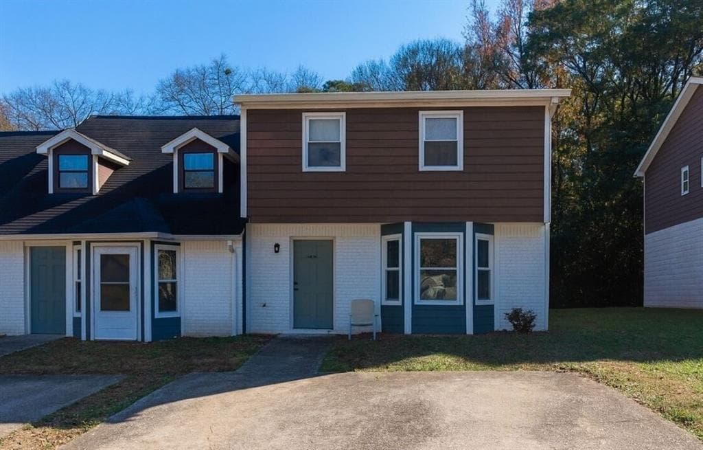 2 bedroom, 3 bathroom, 1,110 sq ft townhouse sold at 8678 Ashley Way, Douglasville, GA 30134