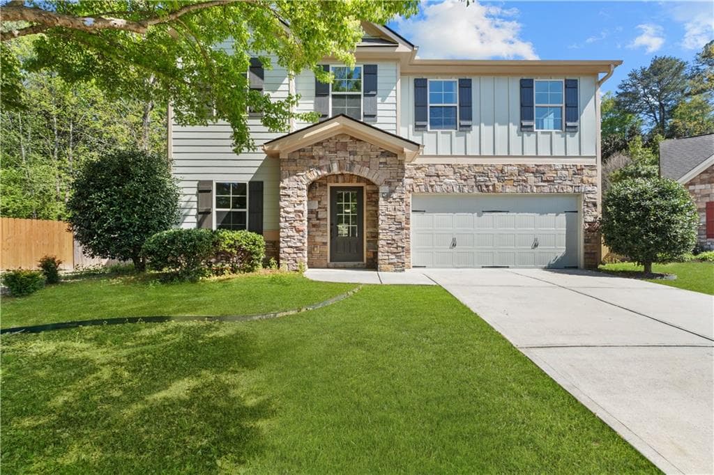 4 bedroom, 3 bathroom, 2,705 sq ft single family residence sold at 3945 Silverthorn Trace, Cumming, GA 30028