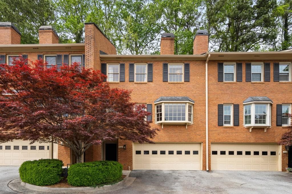 3 bedroom, 3 bathroom, 2,000 sq ft townhouse sold at 3550 Vinings Ridge Court, Atlanta, GA 30339