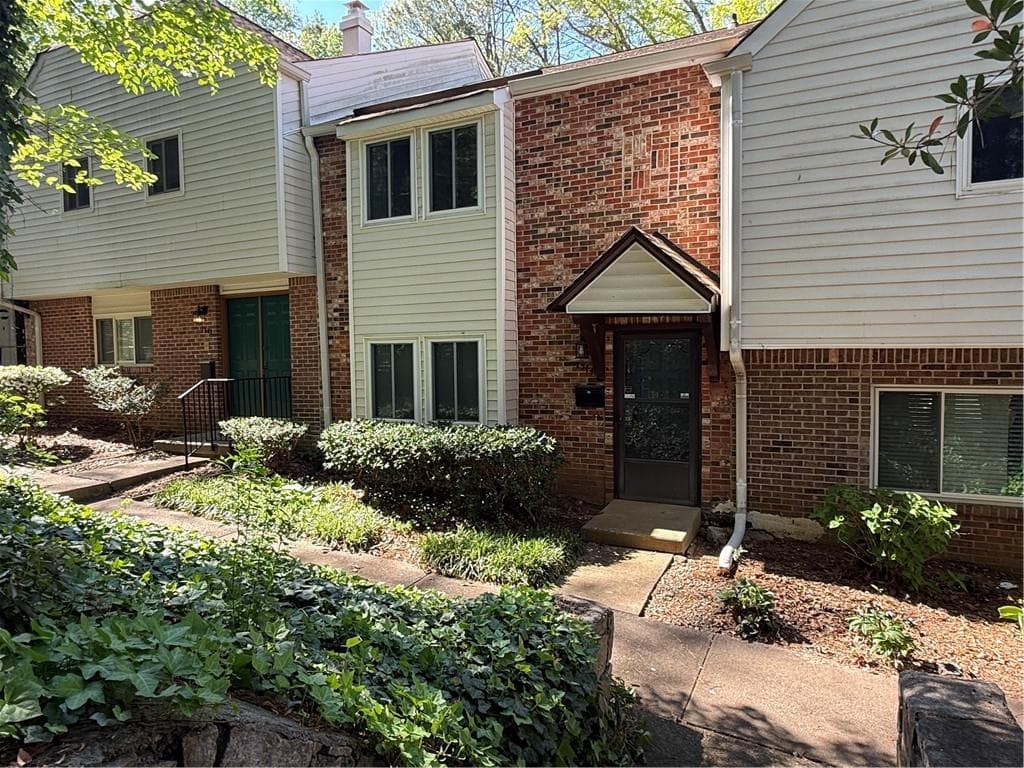 2 bedroom, 3 bathroom, 1,340 sq ft townhouse sold at 7344 Cardigan Circle, Atlanta, GA 30328