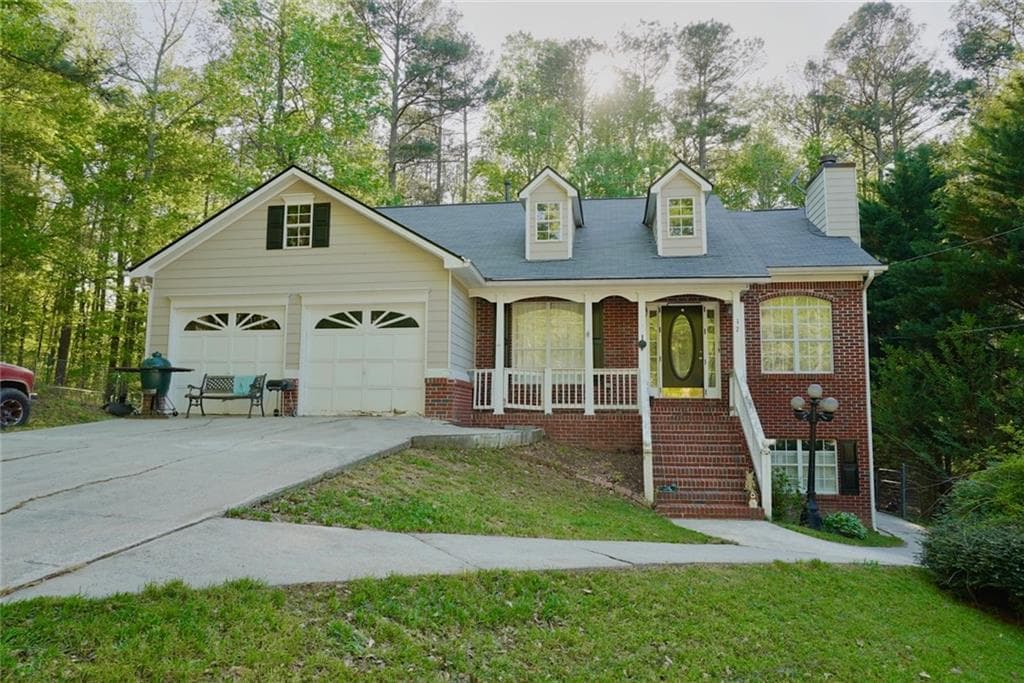 3 bedroom, 3 bathroom, 2,942 sq ft single family residence sold at 17 Rotunda Court, Dallas, GA 30157