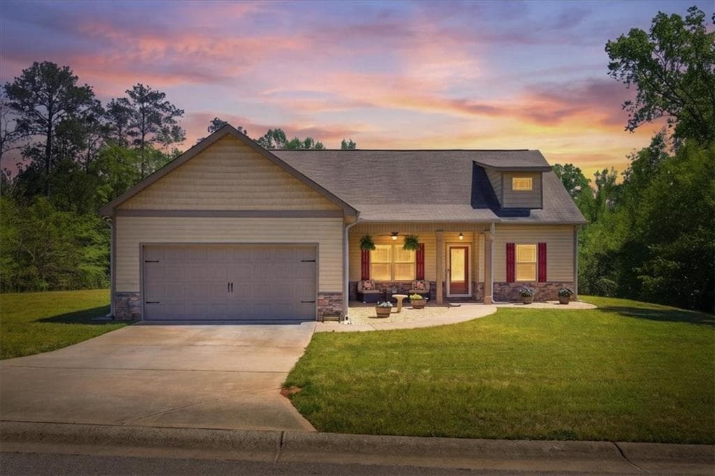 3 bedroom, 2 bathroom, 1,604 sq ft single family residence sold at 1010 Holliday Pass, Griffin, GA 30223