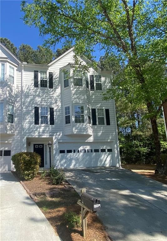 3 bedroom, 3 bathroom, 1,812 sq ft townhouse under contract at 5346 Pinnacle Peak Lane, Norcross, GA 30071