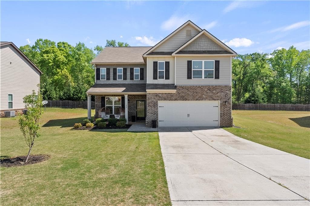 5 bedroom, 4 bathroom, 2,992 sq ft single family residence sold at 180 Sophie Circle, Locust Grove, GA 30248