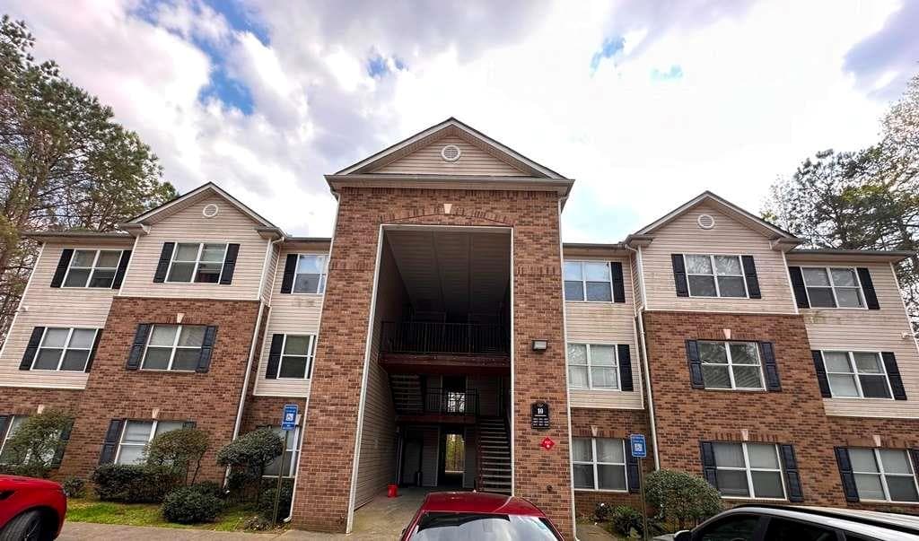 3229 Fairington Drive, Lithonia, GA 30038 — most recent listing photo