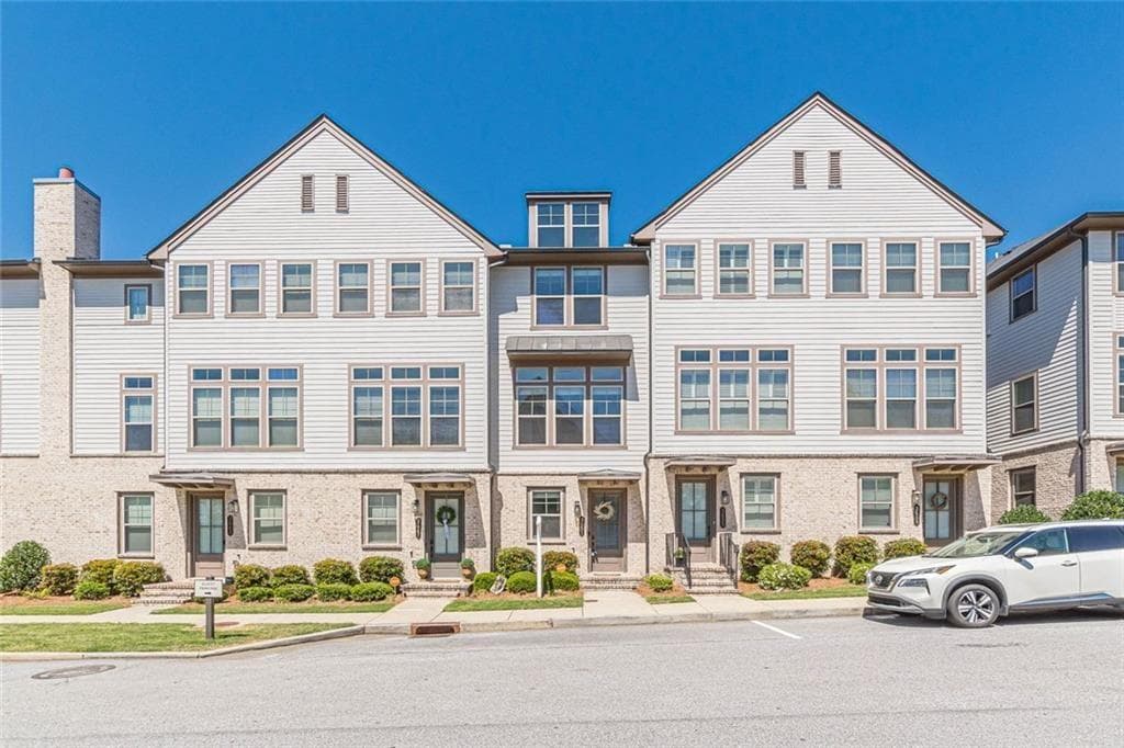 2 bedroom, 3 bathroom, 1,746 sq ft townhouse sold at 3651 Allegretto Circle, Atlanta, GA 30339